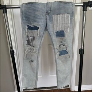 Distressed pattern jeans